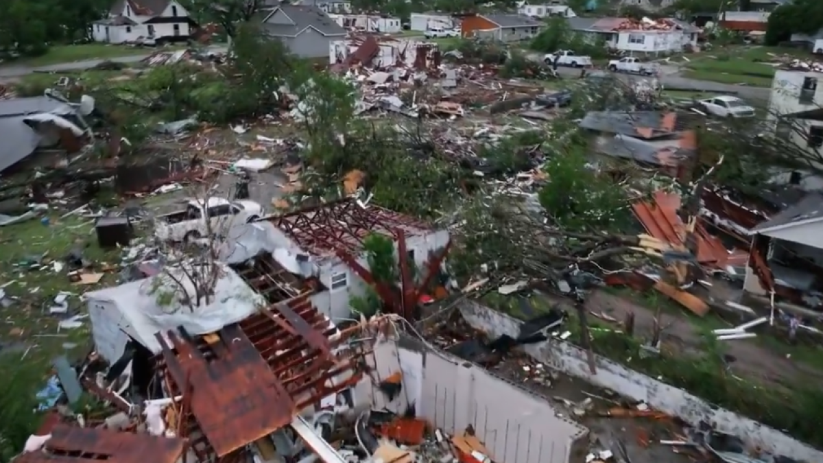 Luego del tornado muchas zonas quedaron destruidas