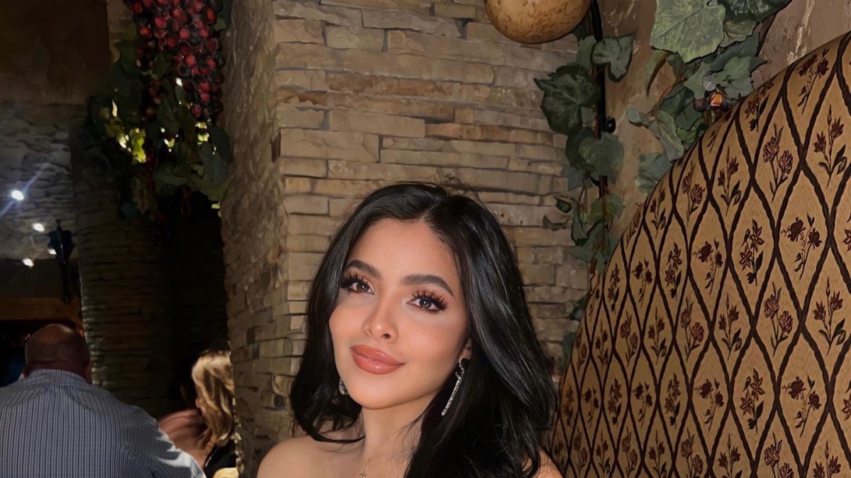 La joven modelo se encontraba almorzando con amigos y allegados cuando fue sorprendida por varios disparos que acabaron con su vida