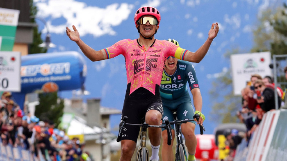 Richard Carapaz exige, como campeón vigente de los Juegos Olímpicos 2020, que se le otorge el cupo para París 2024.