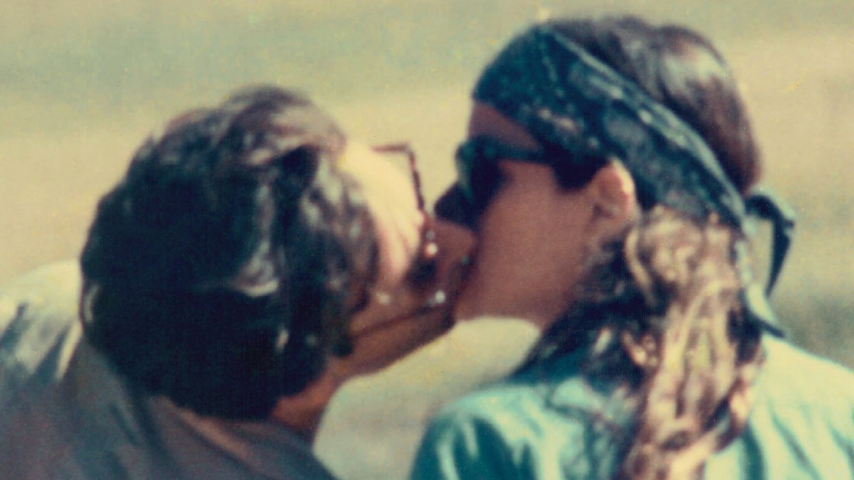 Fotografías de Ricardo Montaner y su esposa Marlene Rodríguez acompañan el lanzamiento musical.