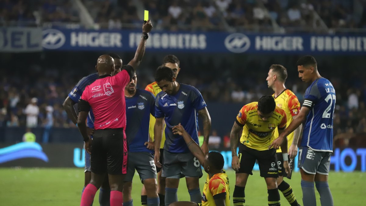 Toreros y eléctricos se enfrentaron la noche de este domingo 28 de abril.