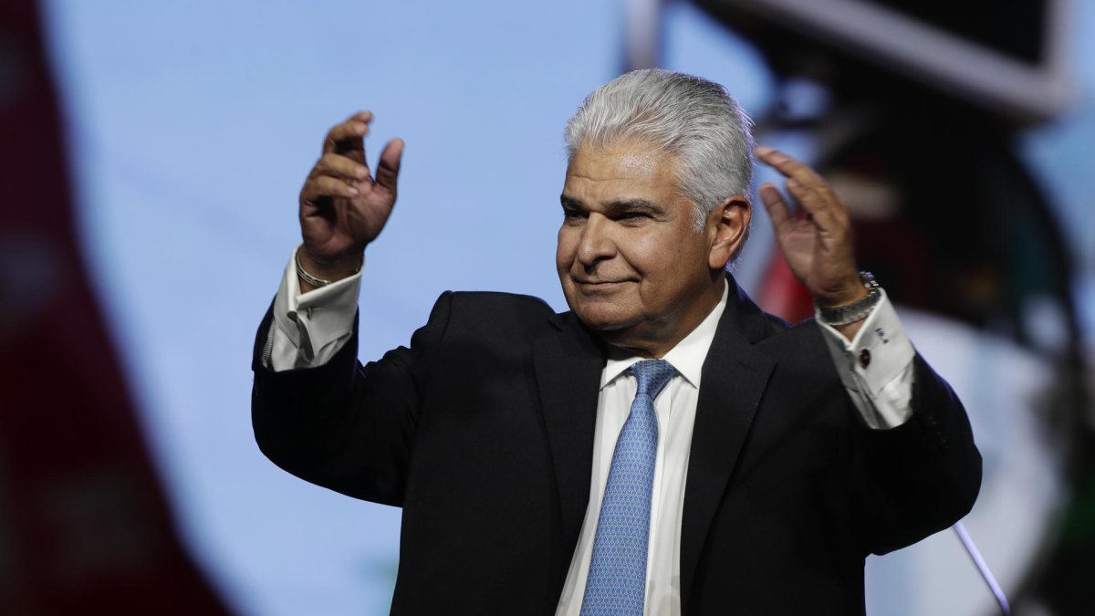 El candidato presidencial del partido RM, el exministro de Seguridad José Raúl Mulino, favorito en los sondeos para las elecciones del 5 de mayo.