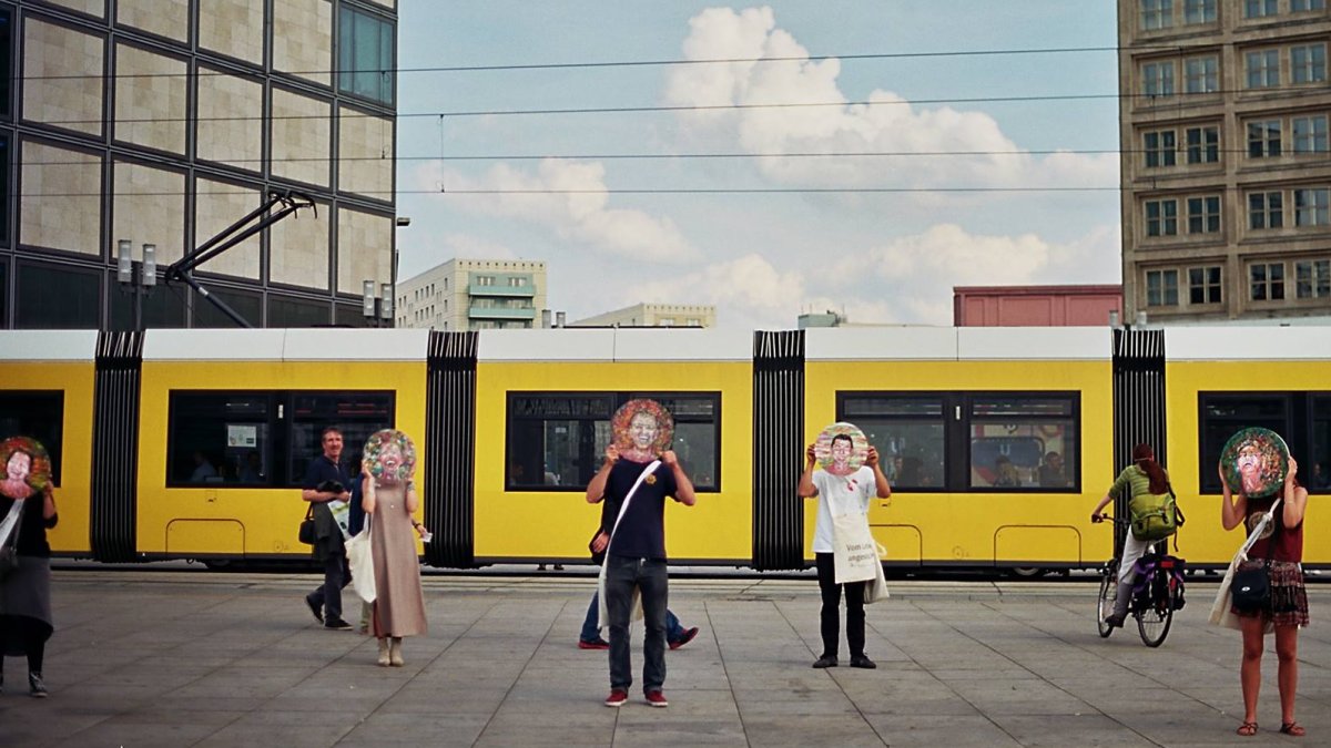 Desde una perspectiva emocional y un derroche de satisfacción por una vida esforzada y vibrante.