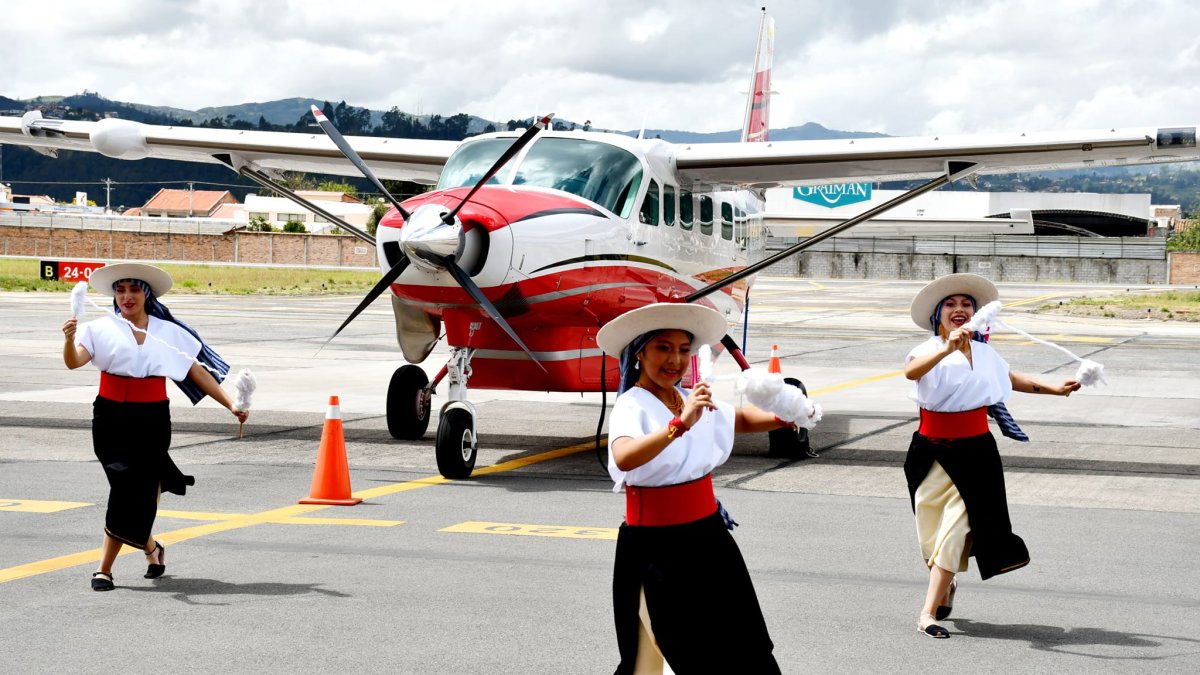 Cuencana Airlines ofrece el servicio de taxi aéreo desde Cuenca a distintos puntos del país.