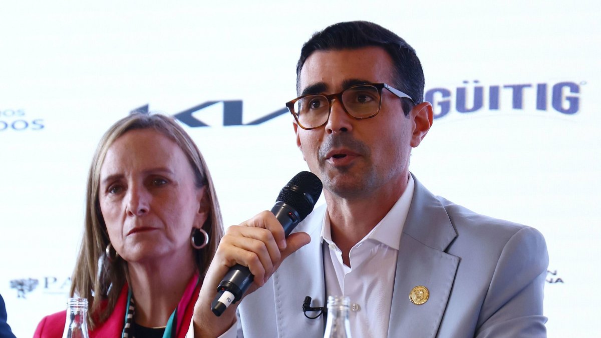 El ministro Andrés Guschmer dio su visión sobre el proyecto del estadio Atahualpa.