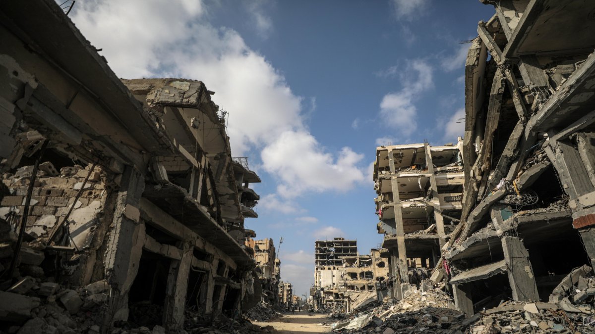 Gaza. Edificios destruidos en Jan Yunis tras ataques del ejército israelí.