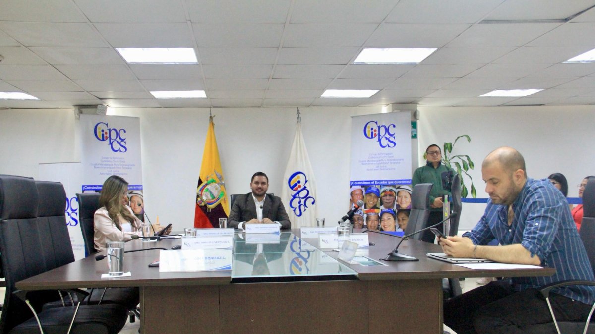 La vicepresidenta Mishelle Calvache señaló que el reglamento será púbico cuando llegue al pleno del Consejo de Participación Ciudadana y Control Social (CPCCS).