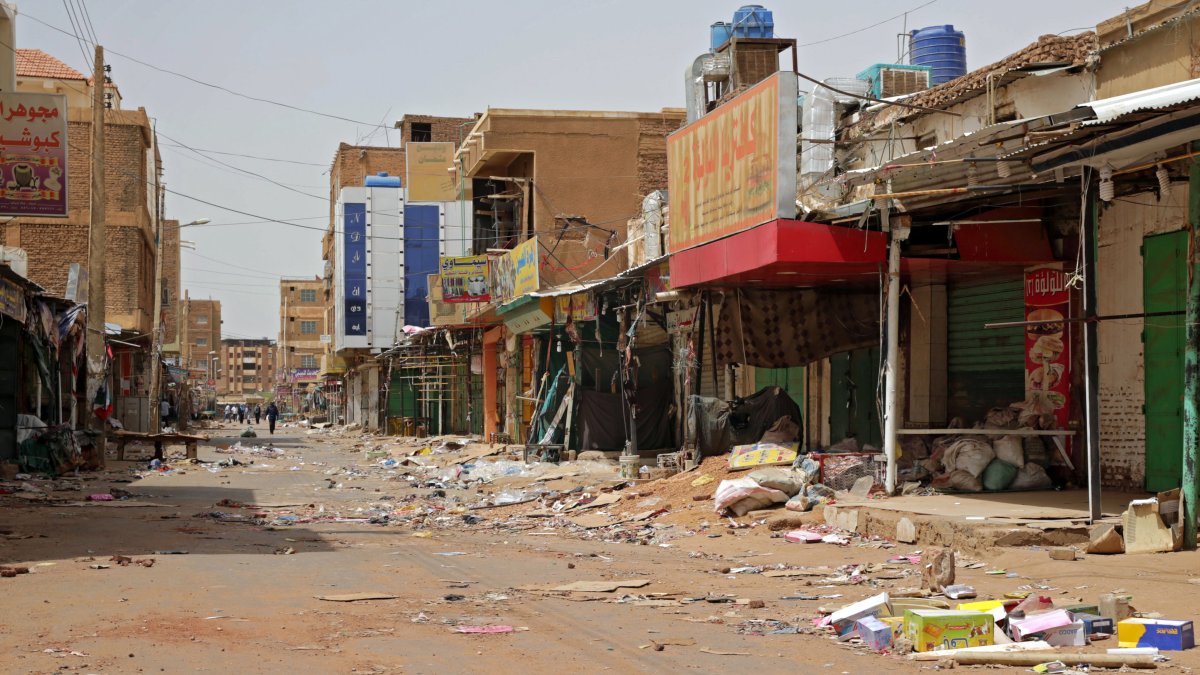 Una calle de Omdurman, ciudad en la orilla occidental del Nilo, frente a Jartum.