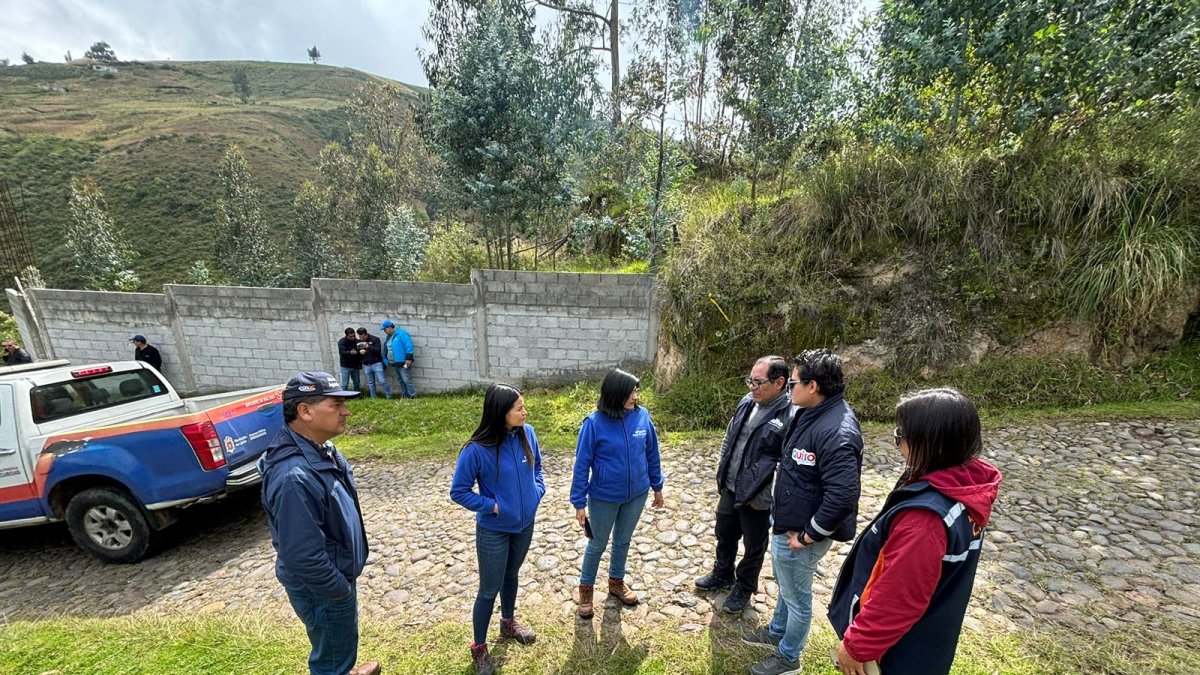 Un equipo de inspección llegó a la zona afectada.