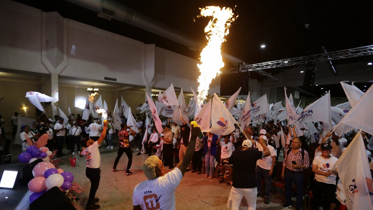 Ciudad de Panamá. Partidarios de la candidata independiente, Maribel Gordón, durante el cierre de campaña.