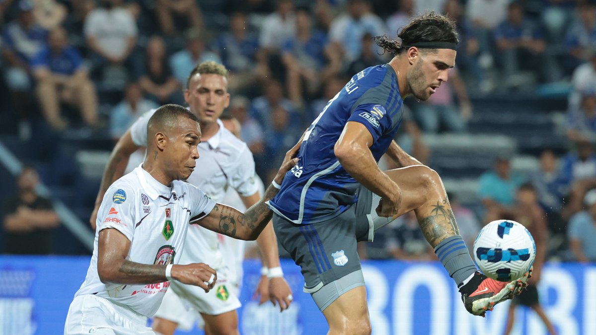 GolTv le debería más de 1.5 millones de dólares a Emelec, por los derechos de televisión.