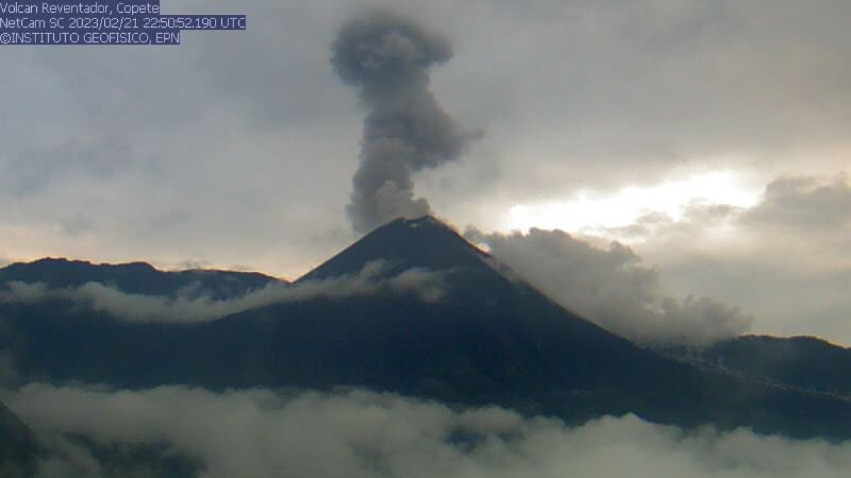 El Sangay, el más austral del territorio continental ecuatoriano, continúa con una alta actividad y en el último día.