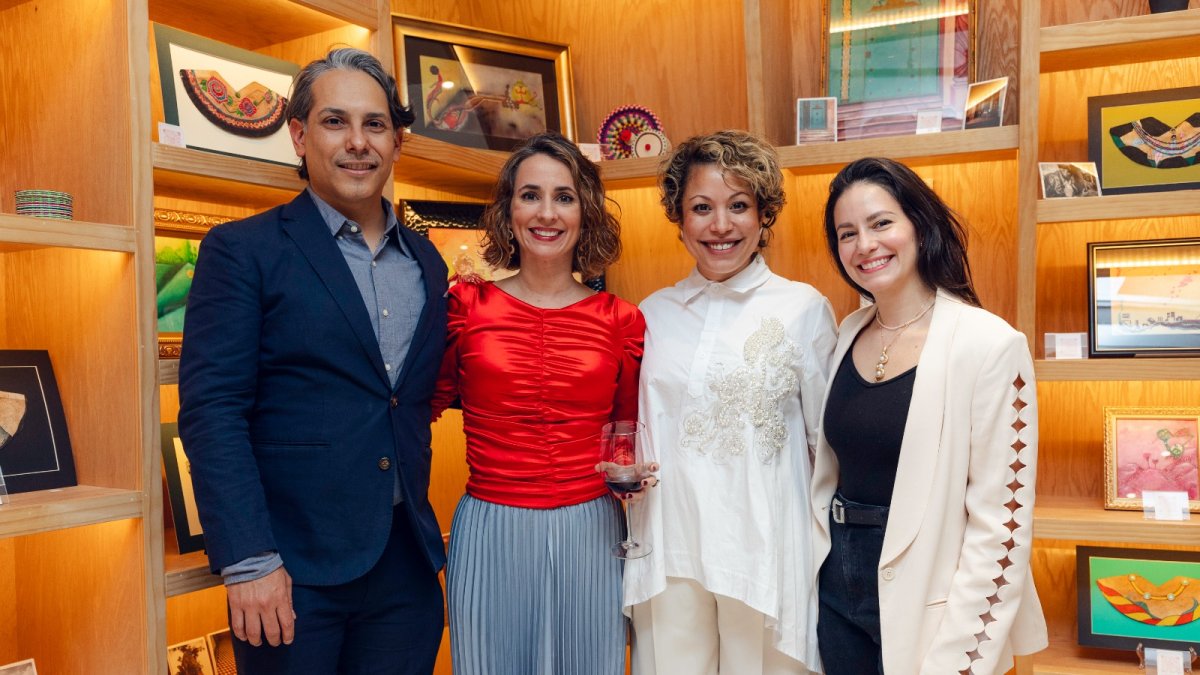 El evento contó con la asistencia de coleccionistas, galeristas, gestores culturales, escritores y aficionados al arte.