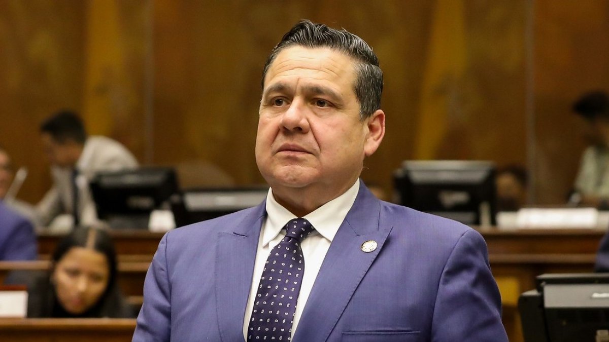 Pablo Muentes, exasambleísta detenido por el caso Purga, fue trasladado de la cárcel La Roca al Hospital Abel Gilbert de Guayaquil.