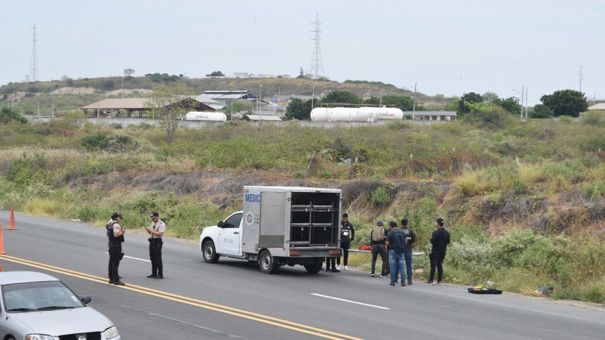 Hecho. Las víctimas fueron halladas en la vía Perimetral de Santa Elena.