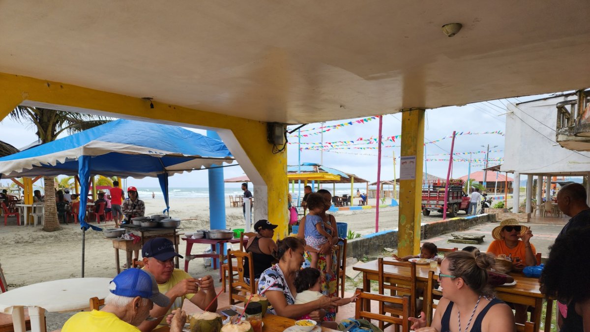 Restaurantes. Los locales de comida acogen al turista de un día y al de varios.