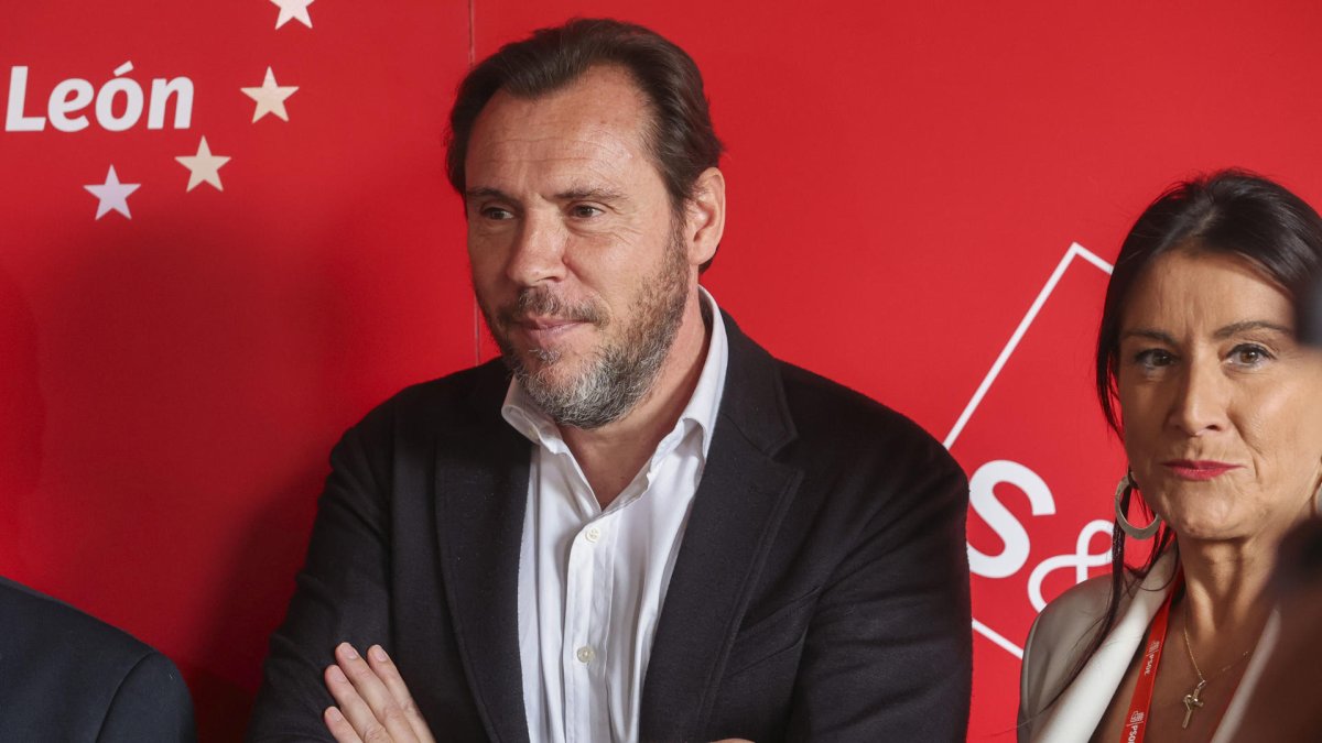 El ministro español de Transportes y Movilidad, Óscar Puente, durante su participación en un evento en Salamanca.