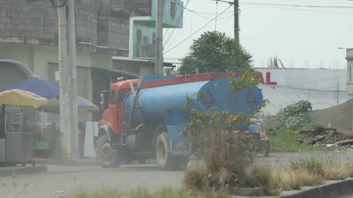 Ser chofer de tanquero es un oficio de alto riesgo en Durán.