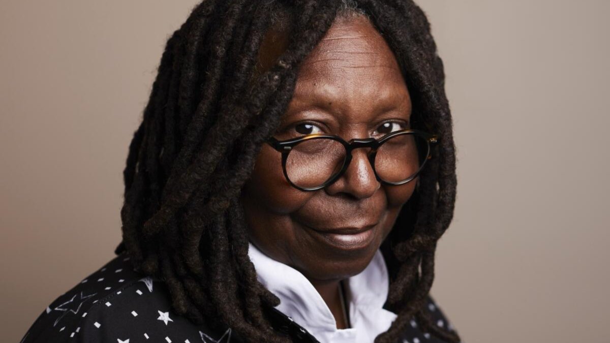 Whoopi Goldberg posa para promover el filme “Till” el 30 de septiembre de 2022 en el hotel Park Lane Hotel en Nueva York.
