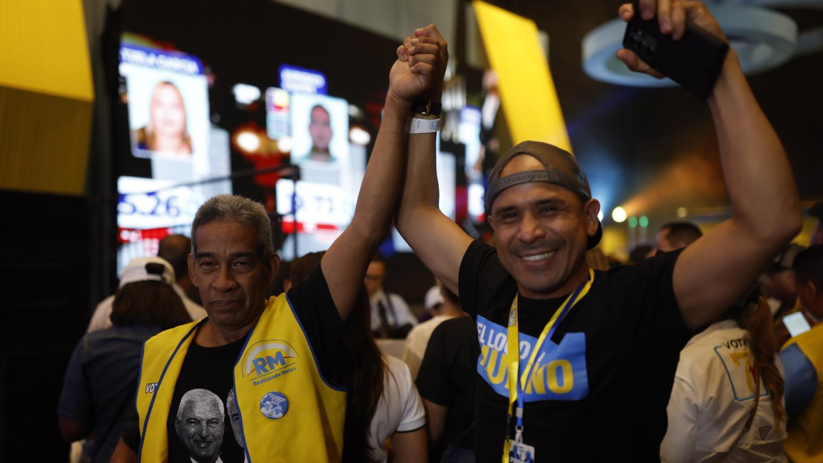 Simpatizantes del candidato José Raúl Mulino, el delfín del inhabilitado exgobernante Ricardo Martinelli.