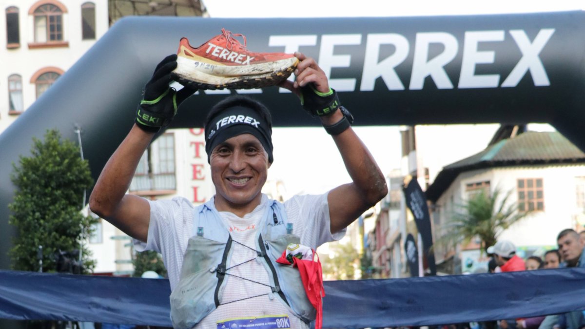 Remigio Huaman ganó la prueba de 80 kilómetros estableciendo récord en la prueba.