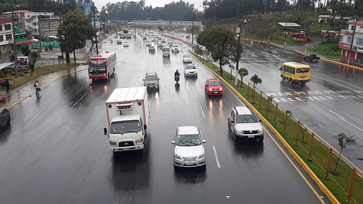 Las 21 nuevas cámaras se instalaron a lo largo de la autopista.