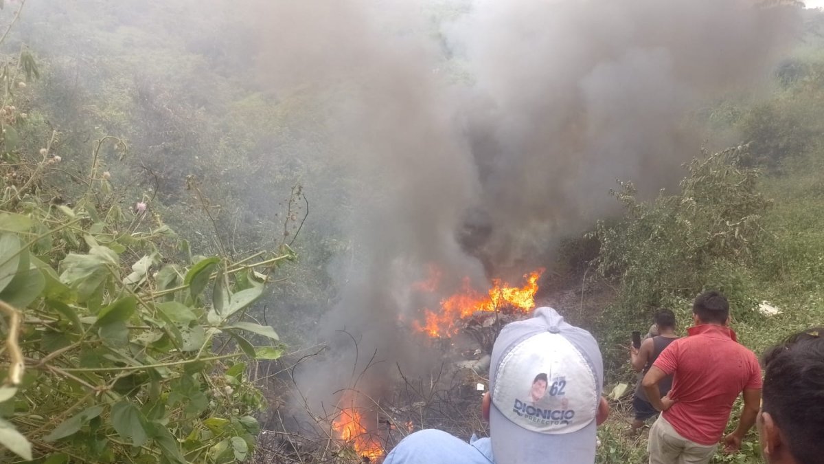 Varios ciudadanos se acercaron al punto para saber que había ocurrido.