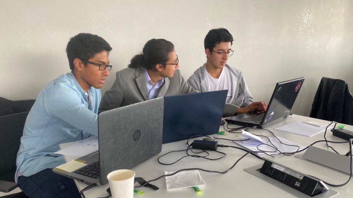 Concurso. Universitarios tienen conocimientos en Big Data e IA.