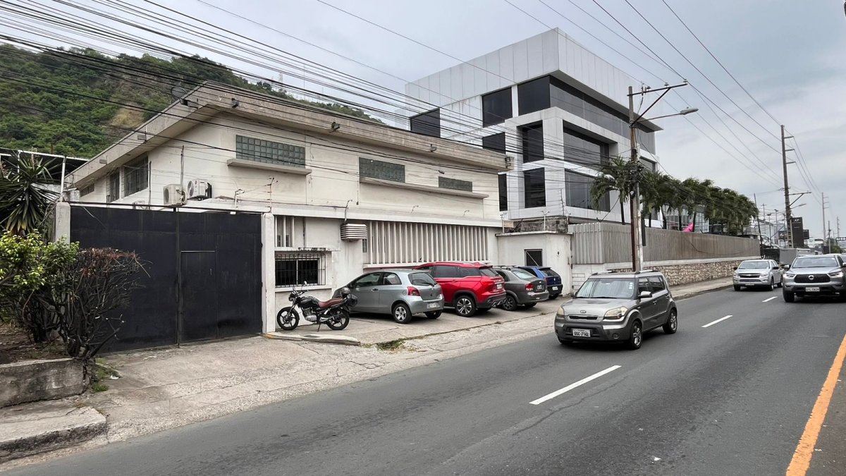 Geosísmica. Según el guardia de garita, quienes hicieron el informe se comunicarían con EXPRESO.