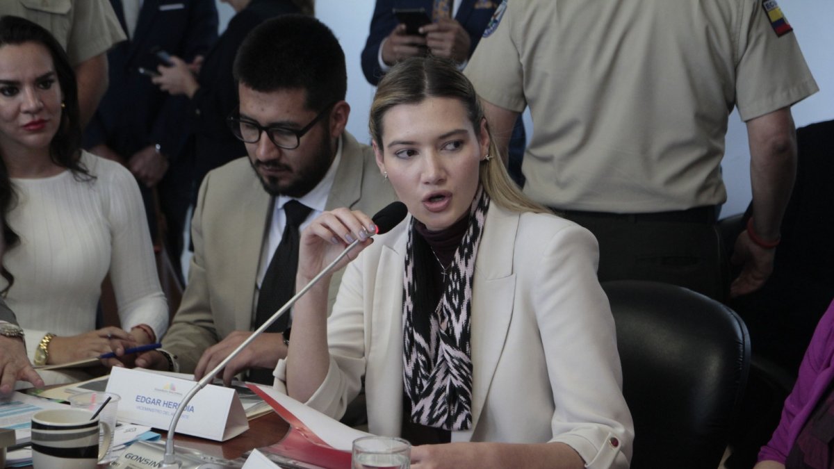 Sade Fritschi, titular de Ambiente y otros tres ministros son los señalados por incumplimiento de funciones en el informe.