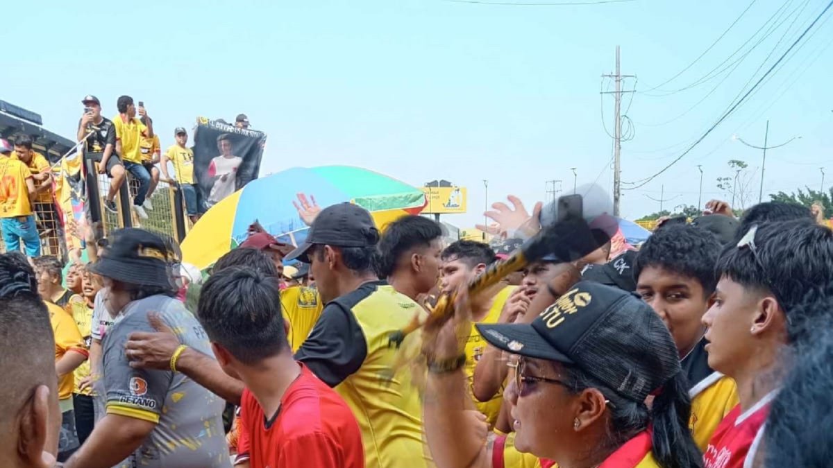 Yolanda Mero toca el bombo en la General Carlos Muñoz.