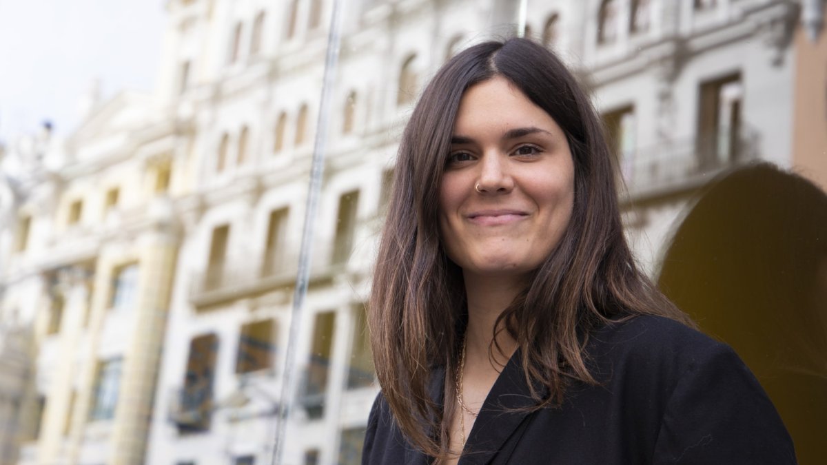 Personaje.- La escritora Elvira Sastre.