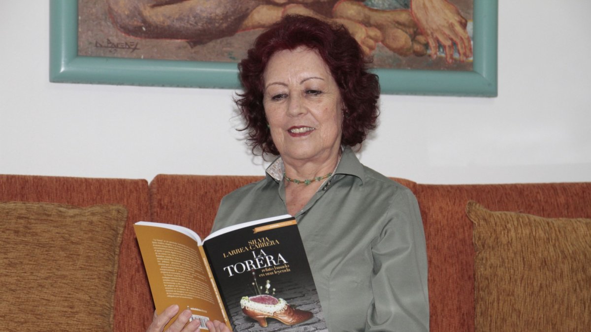 Silvia Larrea imagina cómo habría reaccionado Anita Bermeo, al descubrir los cambios de la capital en su obra ‘La Torera, relato basado en una leyenda’.