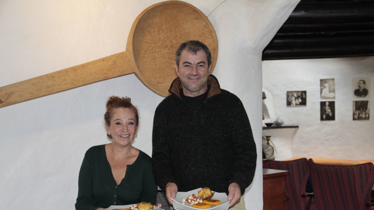 Raúl Guarderas y Paola Escobar de la Hacienda Sierra Alisos en Tambillo