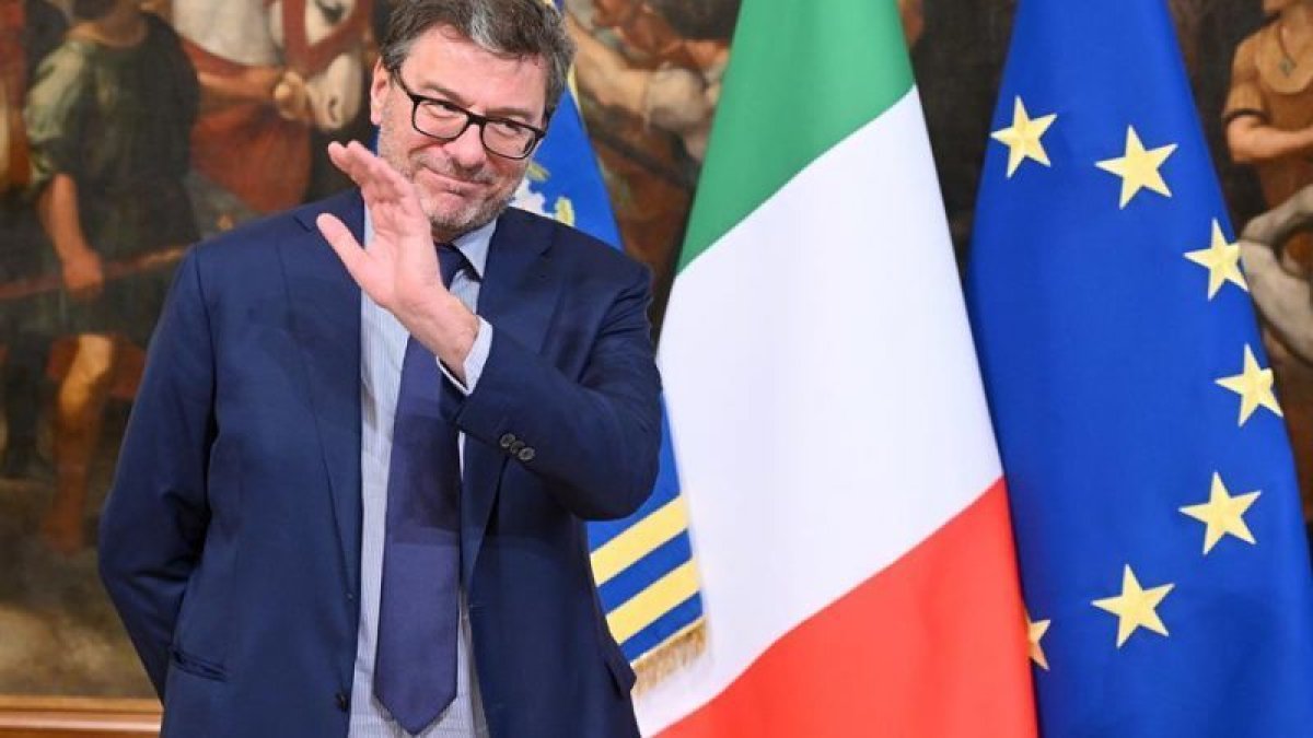 Autoridad.- El ministro de Economía de Italia, Giancarlo Giorgetti.