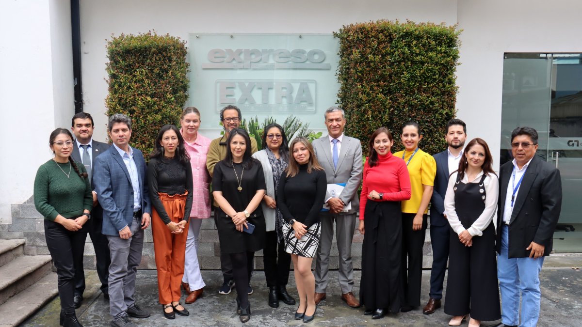 Cooperación. Autoridades y representantes de las siete universidades junto a editores de EXPRESO.