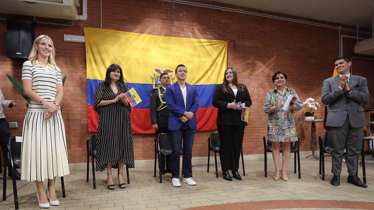 El presidente de Ecuador cumplió la primera actividad de su gira por Europa.