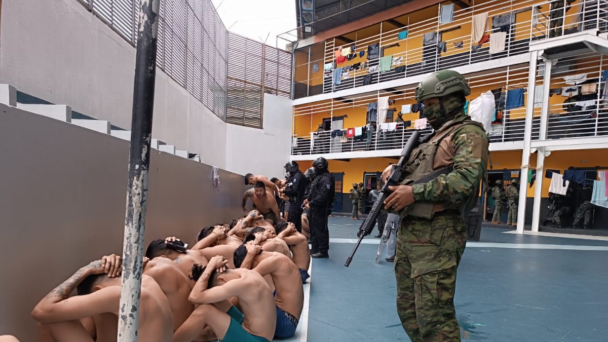 Fotografía cedida por las Fuerzas Armadas de Ecuador.