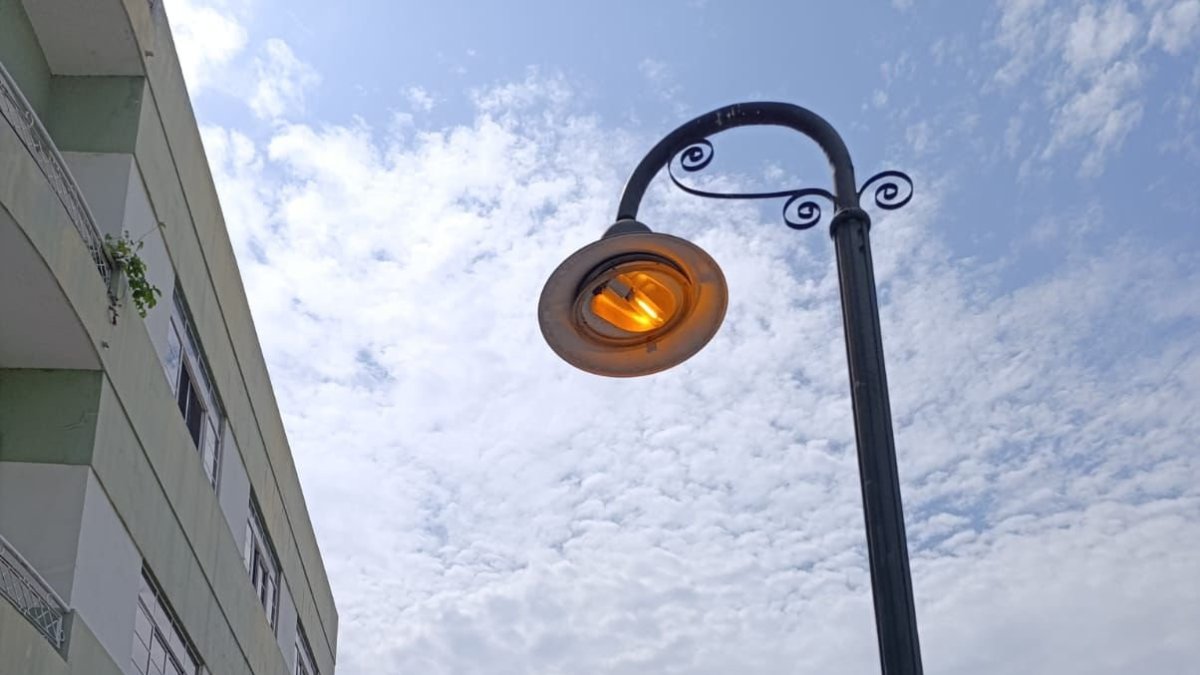 Las luminarias fueron reparadas en la calle Numa Pompilio Llona, en el barrio Las Peñas.