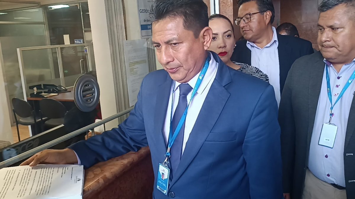 Héctor Valladares dijo que hay dos nuevas causales del supuesto incumplimiento de funciones de la fiscal del Estado.