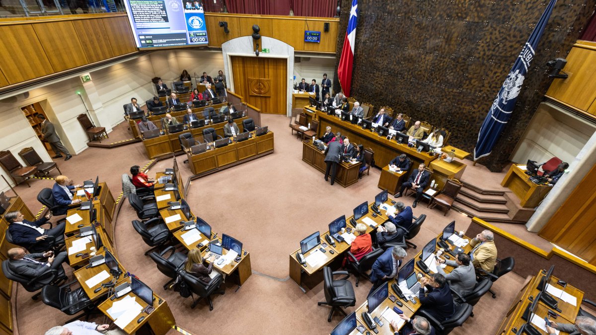 Valparaíso. El senado chileno durante la discusión del proyecto de Ley Corta de Isapres, el pasado lunes.