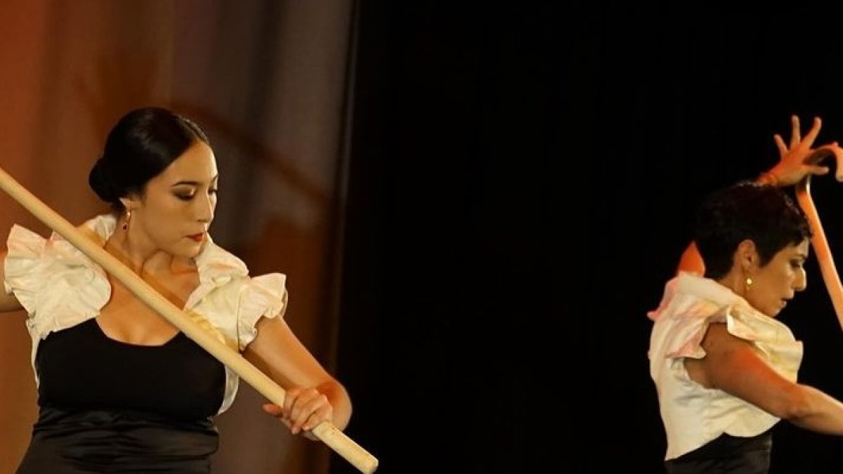 Las etapas de la vida y el amor se sintetizan en el movimiento. La voz y la música se toman como eje los diversos lenguajes escénicos.