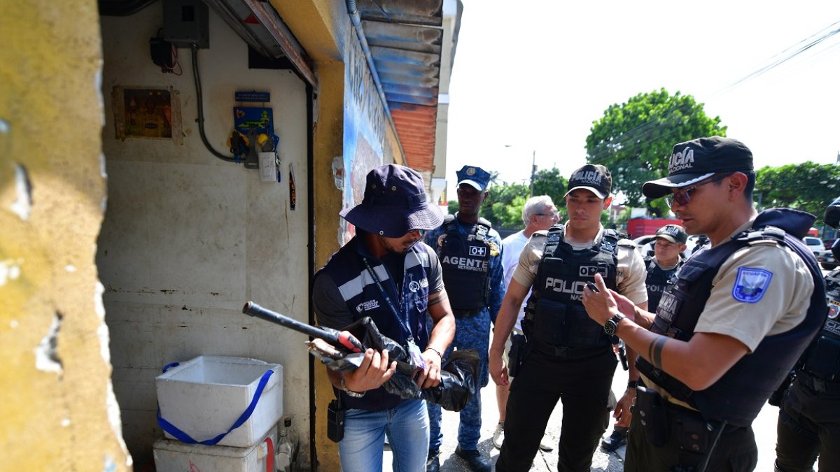 Agentes policiales y de control municipal participaron de los operativos.