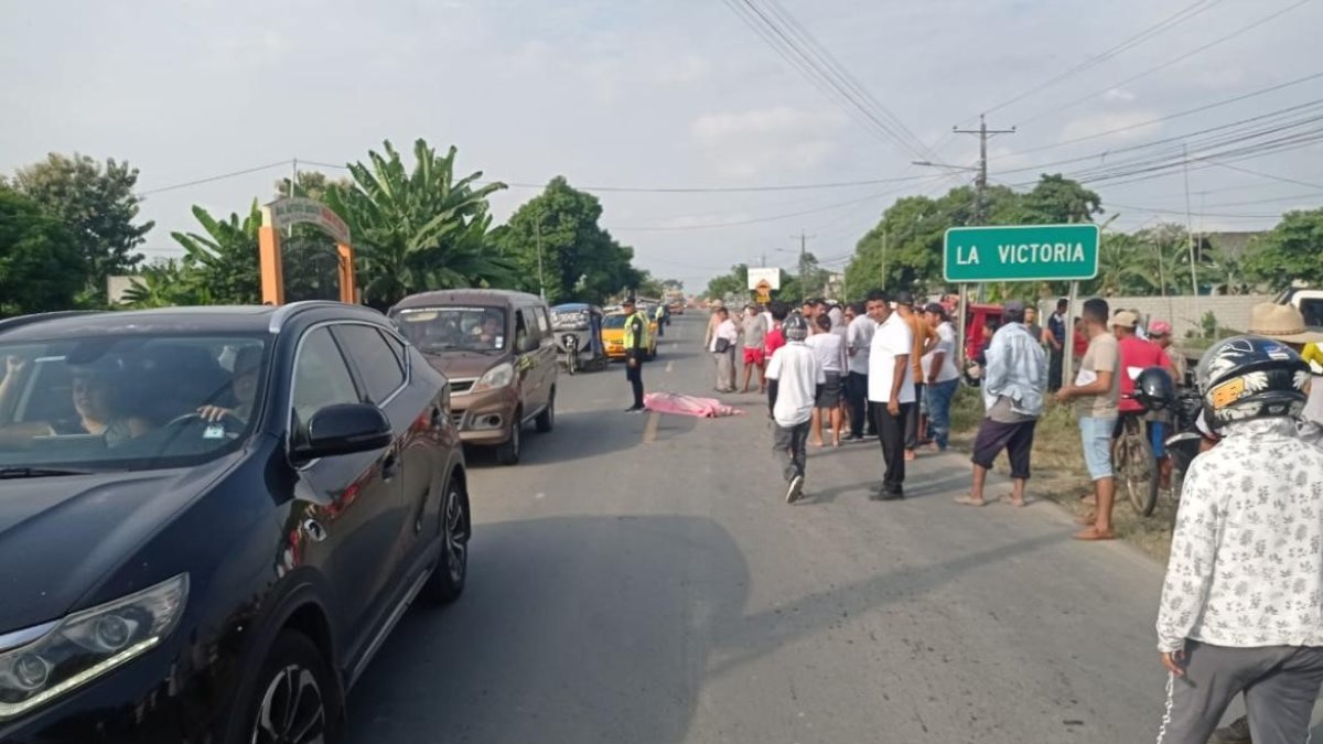 Los jóvenes se transportaban en una motocicleta por la vía Salitre -T de Daule.