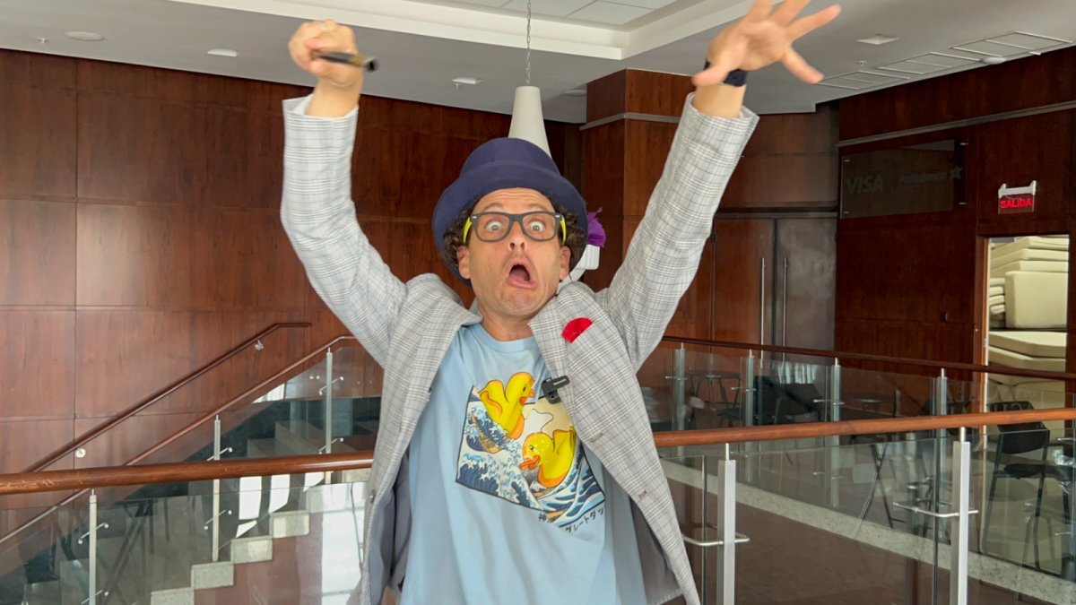 El mago Max Anton Dellepiane es el encargado de llevar sus secretos mágicos a los niños