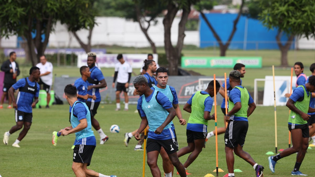 Entrenamiento de Emelec del jueves 16 de mayo, en el Polideportivo Los Samanes.