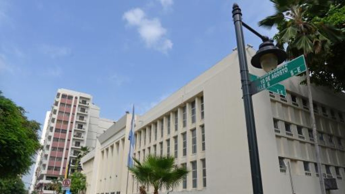 La Biblioteca Municipal está ubicada en el tramo que pasó a denominarse República de Guayaquil.