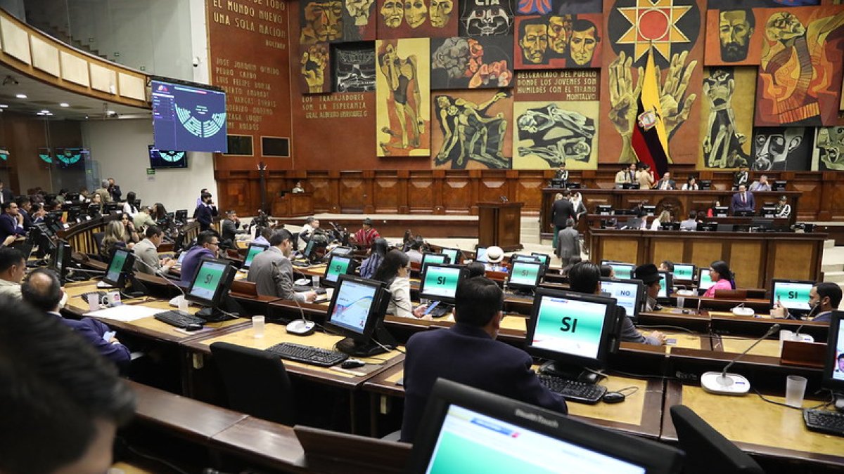 Unanimidad. Las reformas a la Ley de Movilidad Humana fueron aprobadas. La disposición transitoria para cambiar la Ley de Servicio Exterior no pasó.