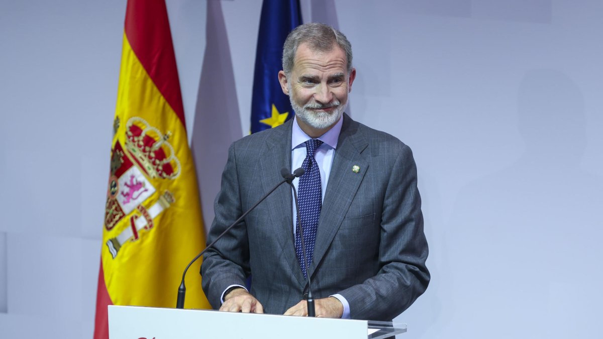 El rey Felipe VI interviene durante el acto de entrega de la 'VII Edición del Premio Nacional Pyme del Año'.