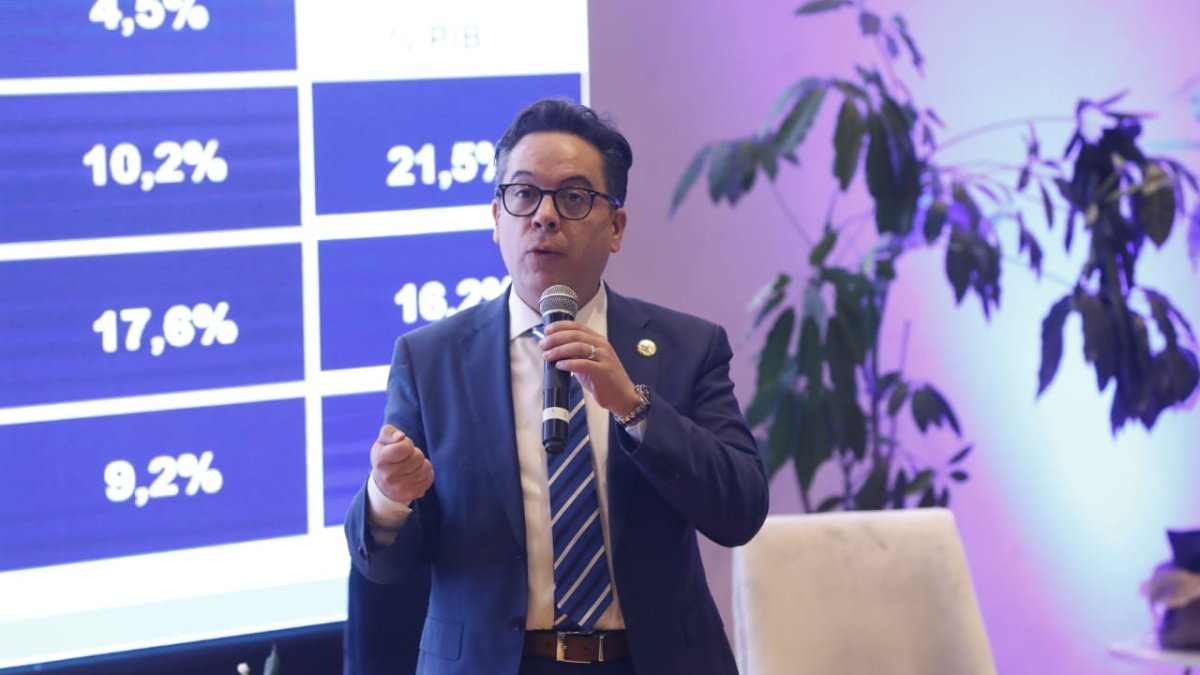 Roberto Von Buchwald fue designado en 2022, bajo la presidencia de Hernán Ulloa.